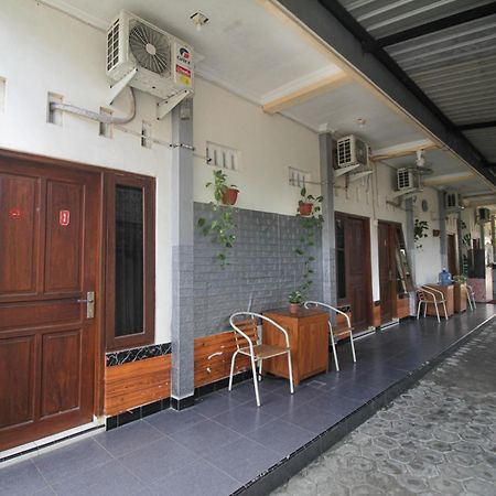Super Oyo Capital O 2258 Santana Syariah Guest House Kartosuro Kültér fotó