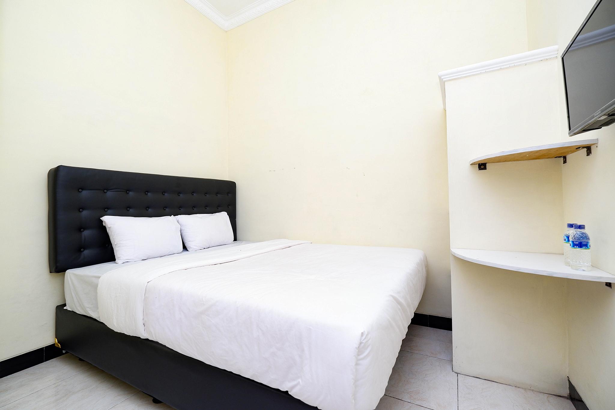 Super Oyo Capital O 2258 Santana Syariah Guest House Kartosuro Kültér fotó