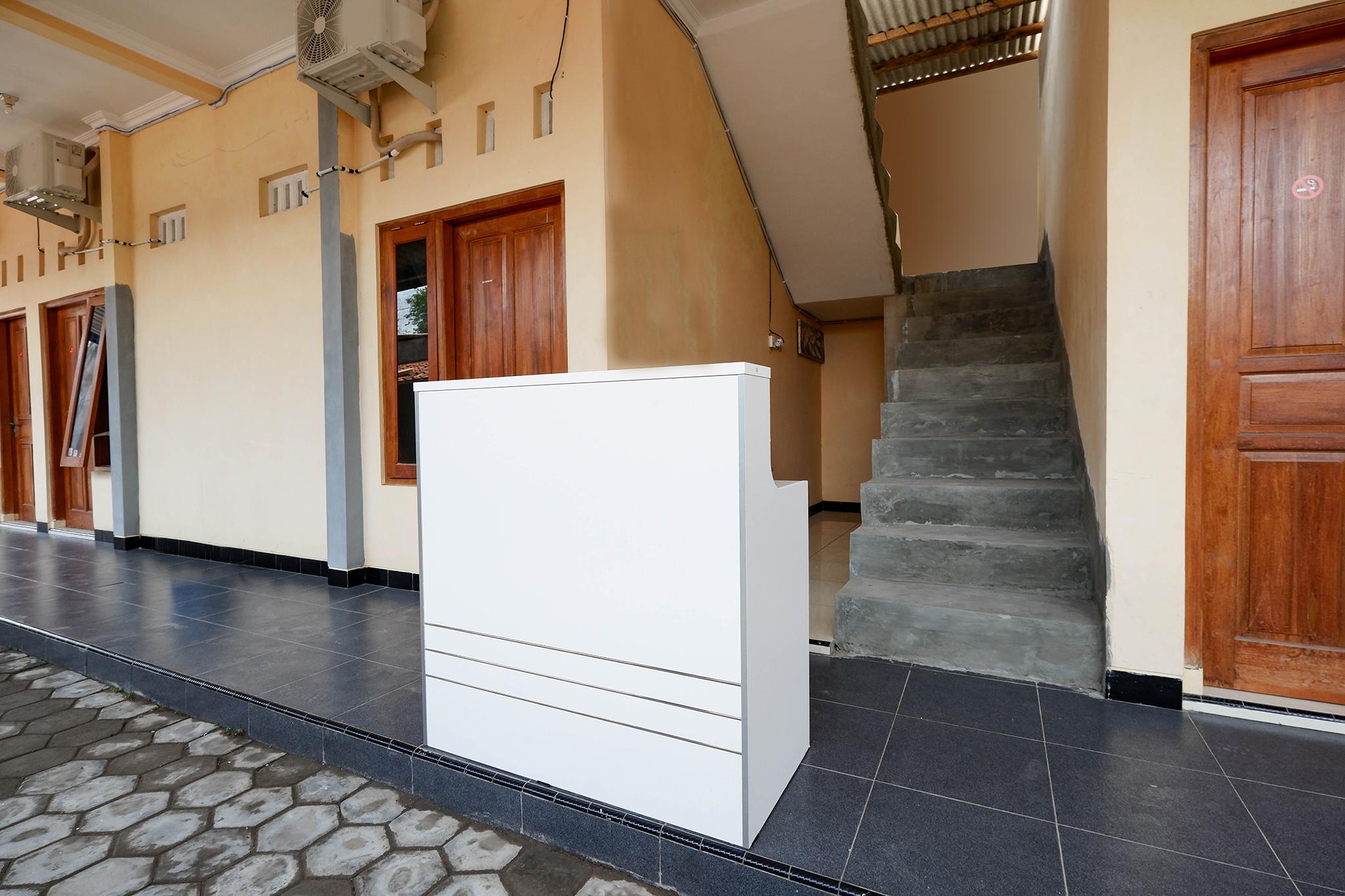 Super Oyo Capital O 2258 Santana Syariah Guest House Kartosuro Kültér fotó