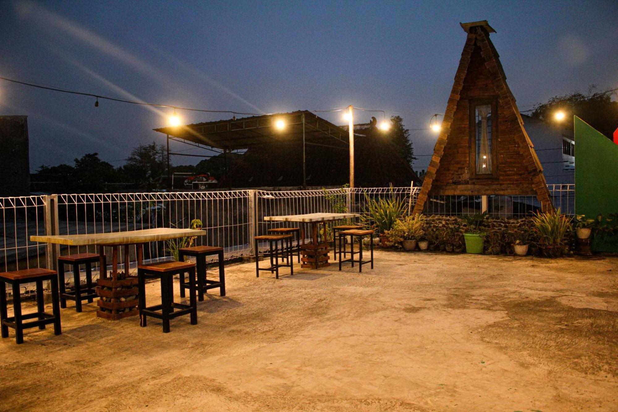 Super Oyo Capital O 2258 Santana Syariah Guest House Kartosuro Kültér fotó