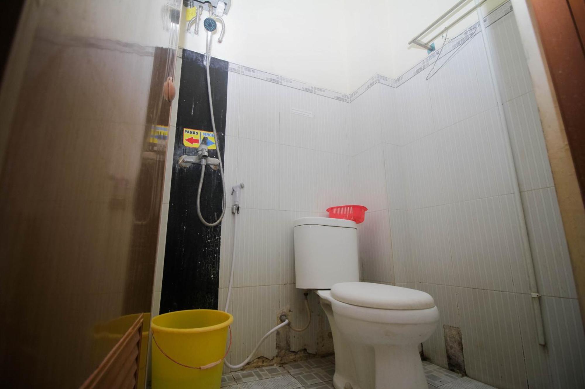 Super Oyo Capital O 2258 Santana Syariah Guest House Kartosuro Kültér fotó