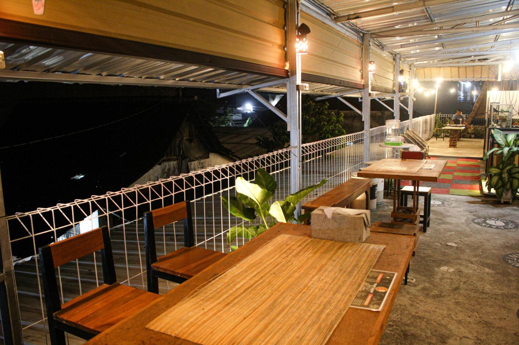 Super Oyo Capital O 2258 Santana Syariah Guest House Kartosuro Kültér fotó