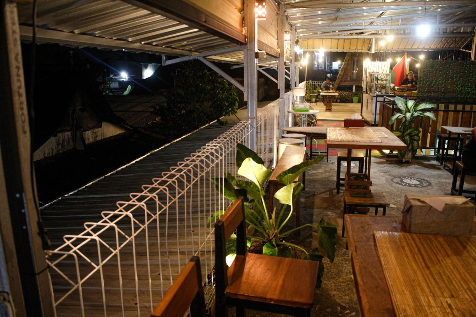 Super Oyo Capital O 2258 Santana Syariah Guest House Kartosuro Kültér fotó