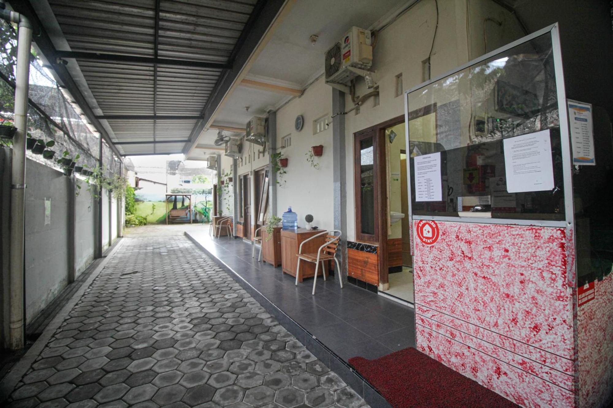 Super Oyo Capital O 2258 Santana Syariah Guest House Kartosuro Kültér fotó