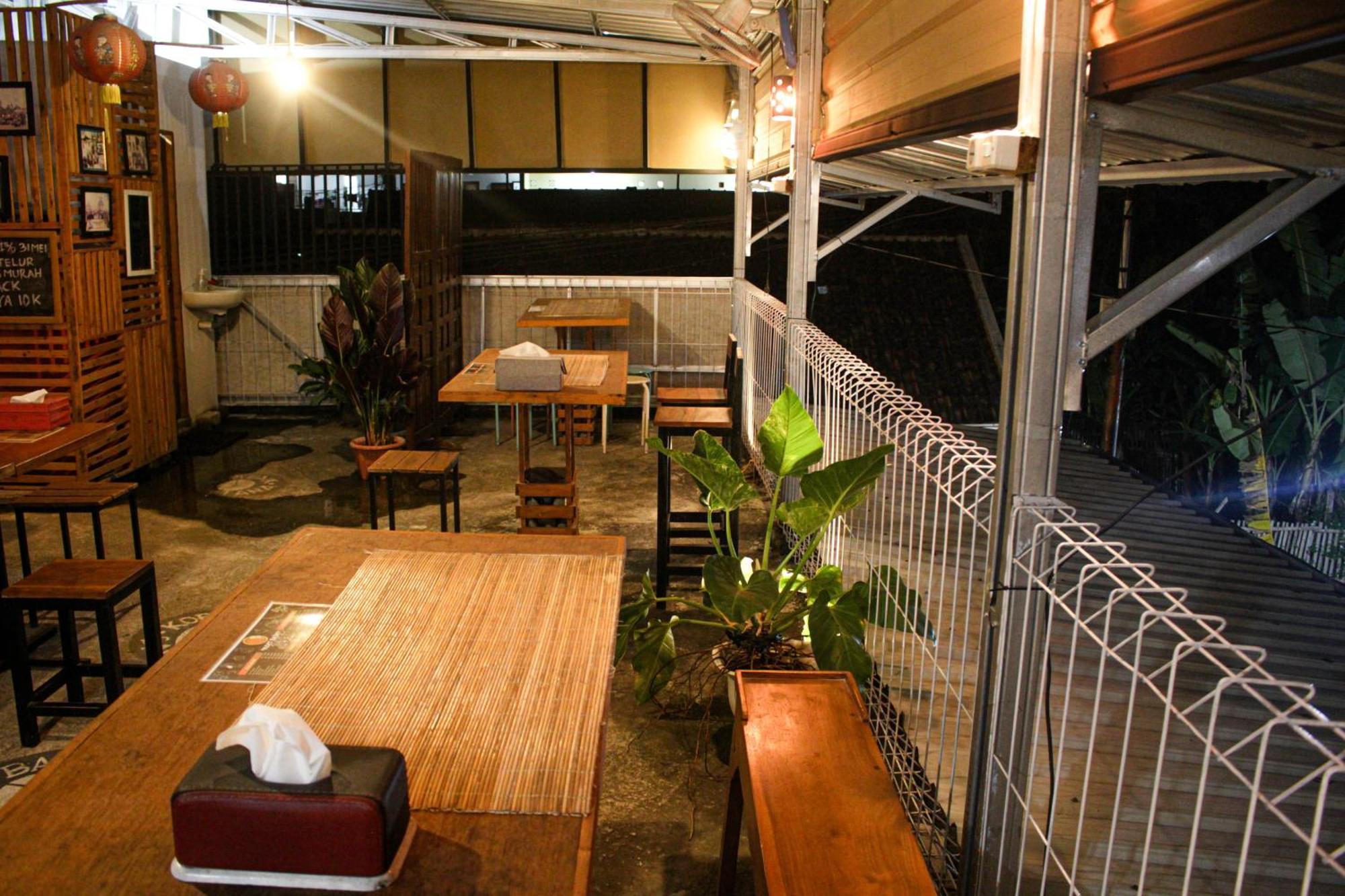 Super Oyo Capital O 2258 Santana Syariah Guest House Kartosuro Kültér fotó