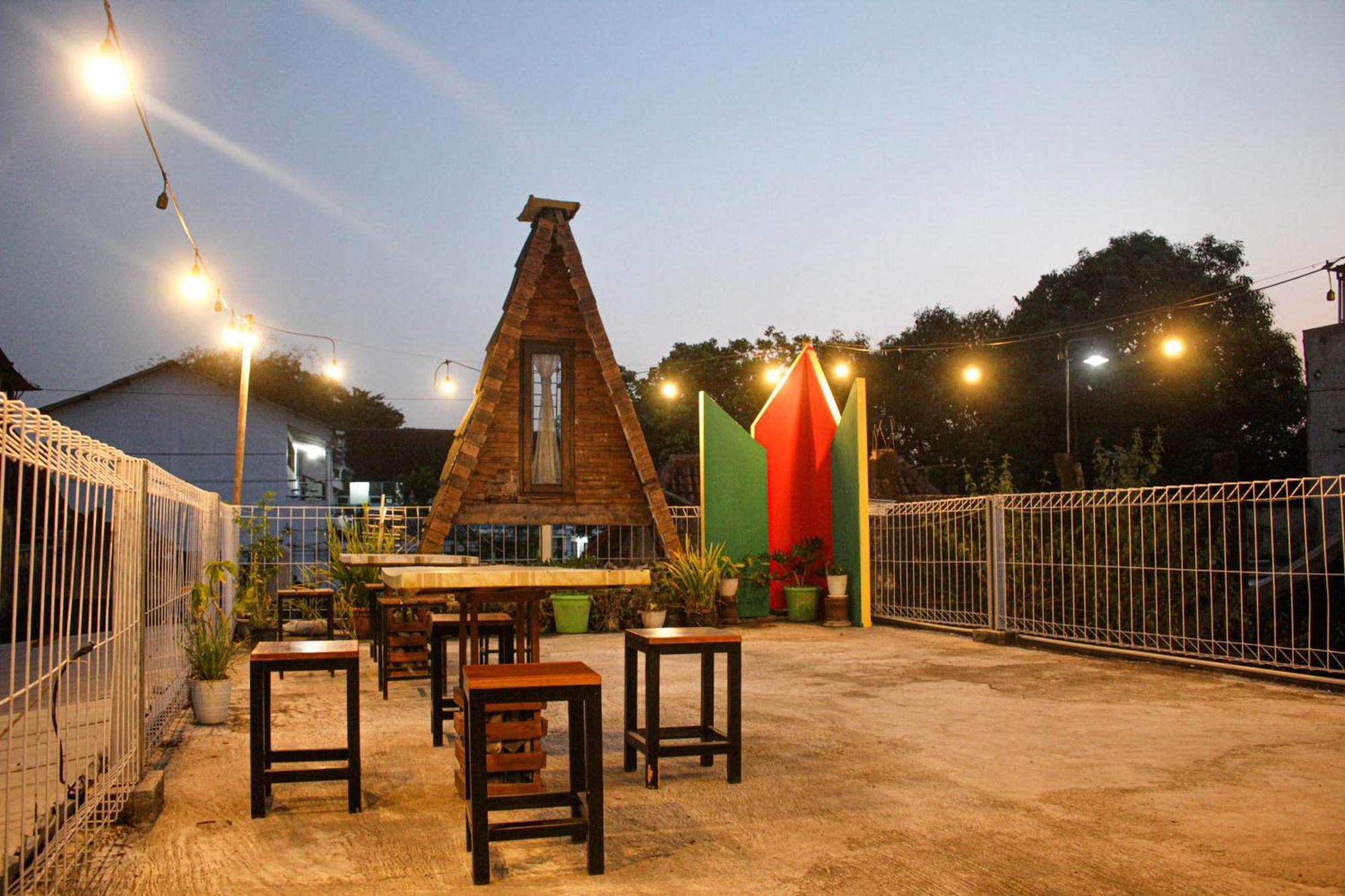 Super Oyo Capital O 2258 Santana Syariah Guest House Kartosuro Kültér fotó
