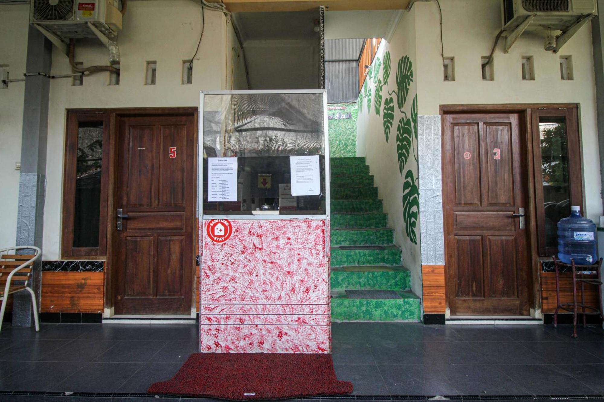 Super Oyo Capital O 2258 Santana Syariah Guest House Kartosuro Kültér fotó