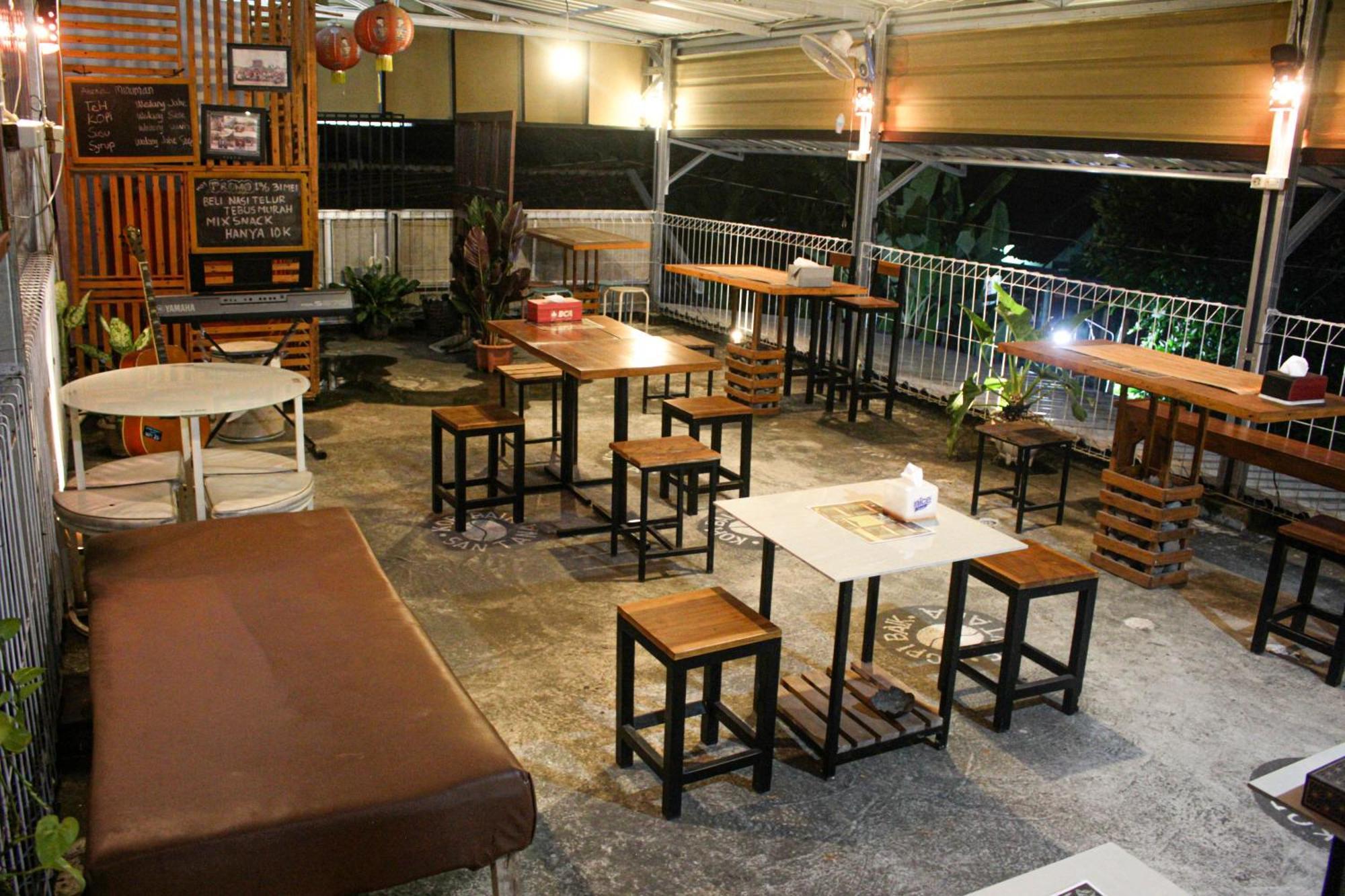 Super Oyo Capital O 2258 Santana Syariah Guest House Kartosuro Kültér fotó